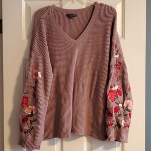 AMERICAN EAGLE EMBRODIERED FLORAL SWEATER